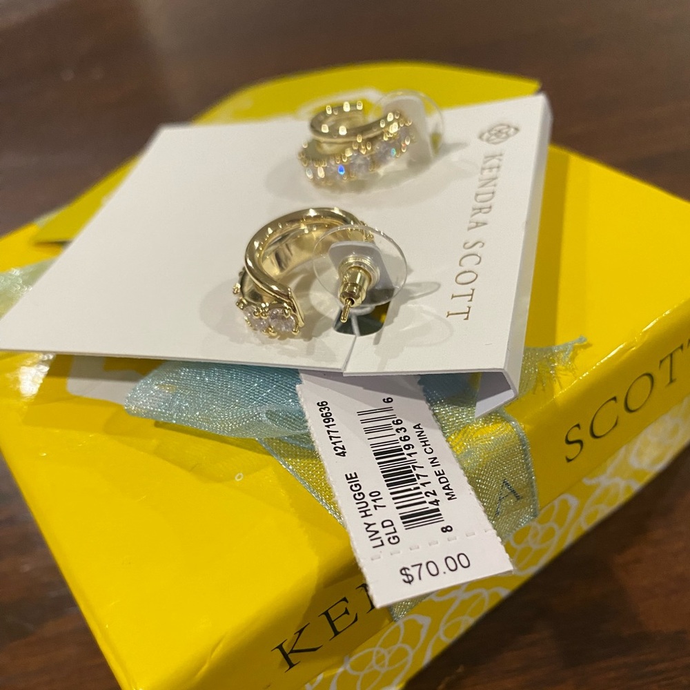 Kendra Scott Livy Huggie Earrings